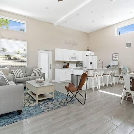 7 Bedroom 5 Bath Home With Cottage On Clearwater Beach! Exterior foto