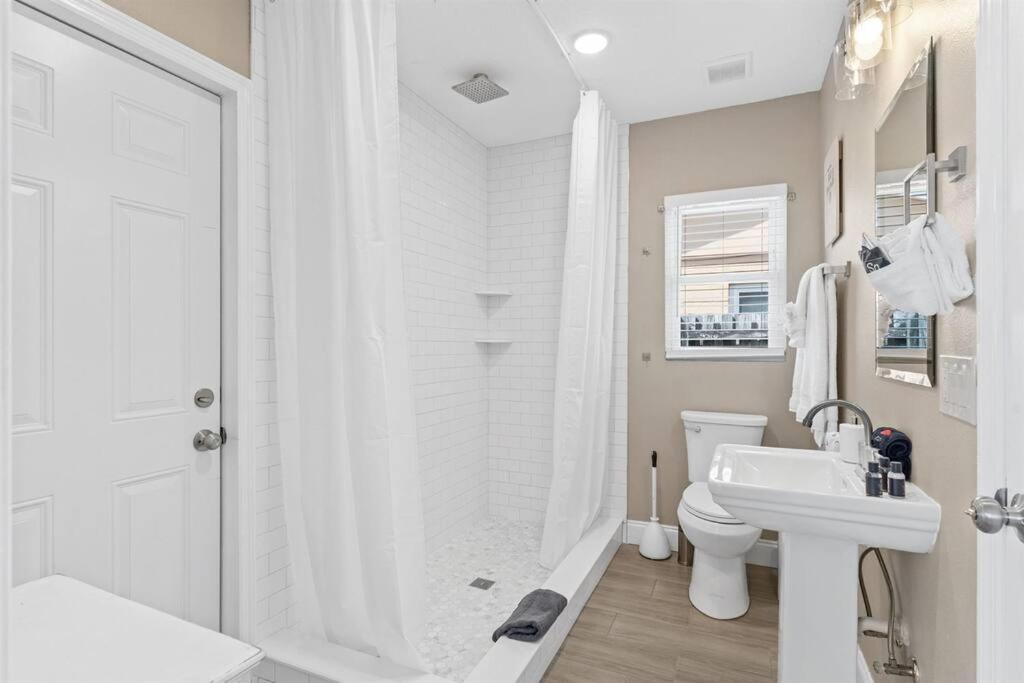 7 Bedroom 5 Bath Home With Cottage On Clearwater Beach! Exterior foto