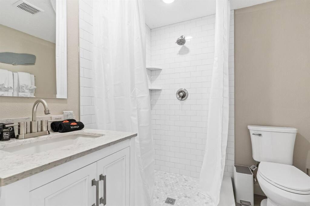7 Bedroom 5 Bath Home With Cottage On Clearwater Beach! Exterior foto