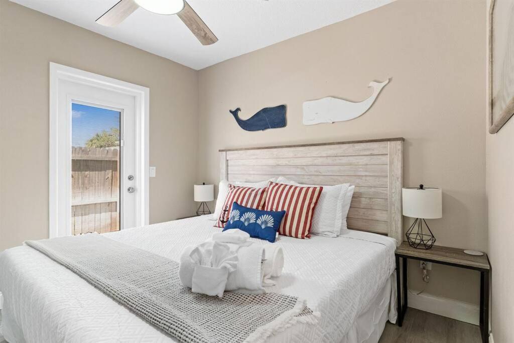 7 Bedroom 5 Bath Home With Cottage On Clearwater Beach! Exterior foto