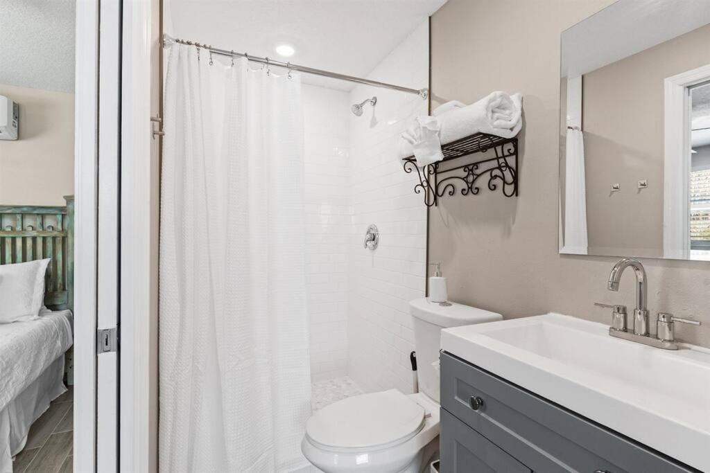 7 Bedroom 5 Bath Home With Cottage On Clearwater Beach! Exterior foto